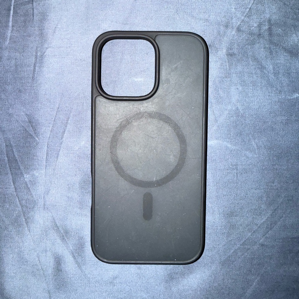Black iPhone 16 Pro Max MagSafe Case